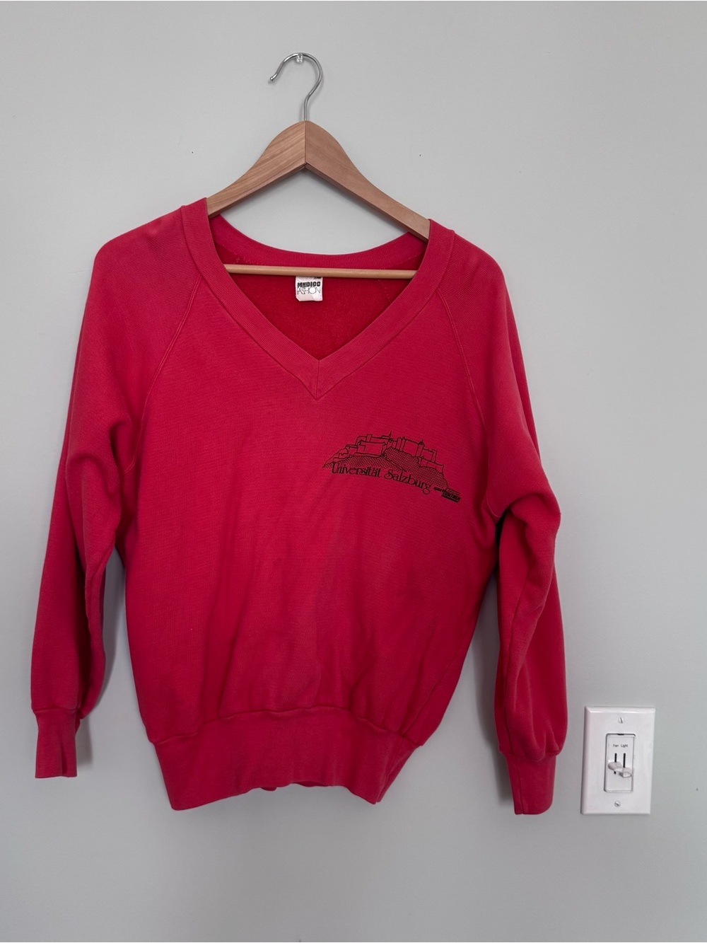 Rare Vintage University of Salzburg Austria V-Neck Pullover Red